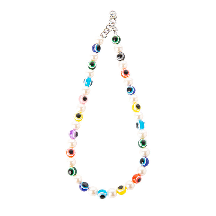 Necklace with large pearls imitating an eye