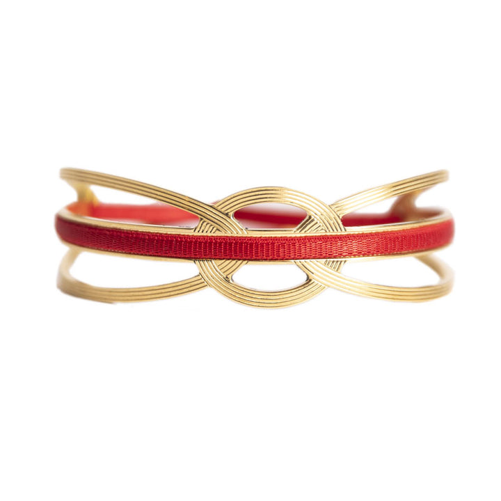 Elegant round ribbon cuff